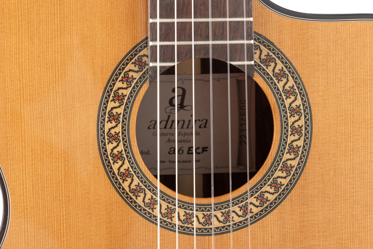ADMIRA A6ECF GUITARRA ESPAÑOLA ELECTRIFICADA CON CUTAWAY - Image 4