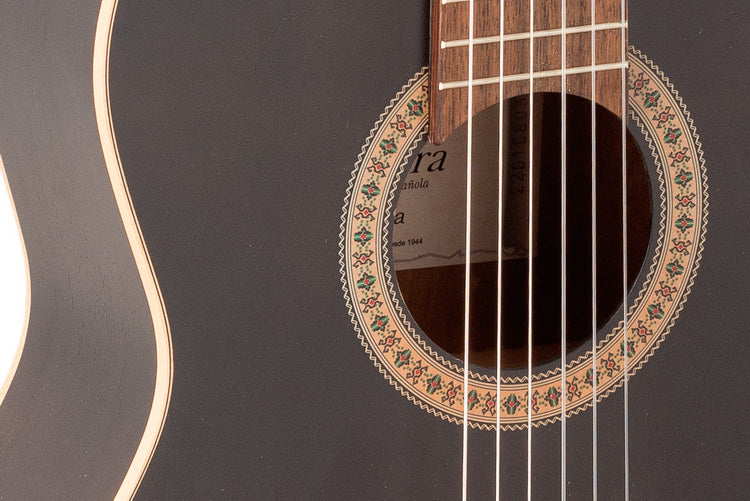 ADMIRA LUNA E EQ6 GUITARRA ESPAÑOLA ELECTRIFICADA NEGRA - Image 3