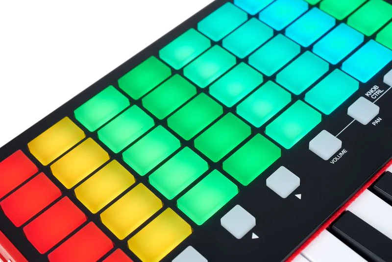 AKAI APC KEY25 MKII TECLADO CONTROLADOR MIDI 25 TECLAS - Image 10