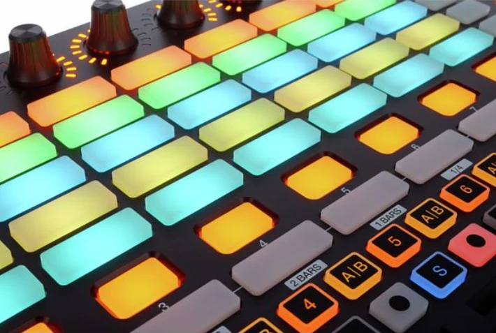 AKAI APC40 MKII CONTROLADOR MIDI USB - Image 6