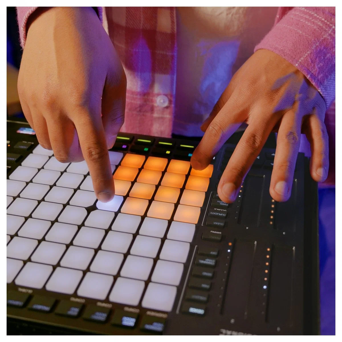 AKAI APC64 CONTROLADOR PARA ABLETON LIVE - Image 17