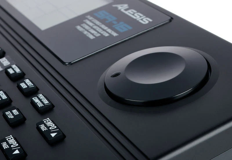 ALESIS SR16 CAJA DE RITMOS - Image 7