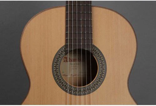 ALHAMBRA 2F CON FUNDA GUITARRA FLAMENCA CON GOLPEADOR - Image 3