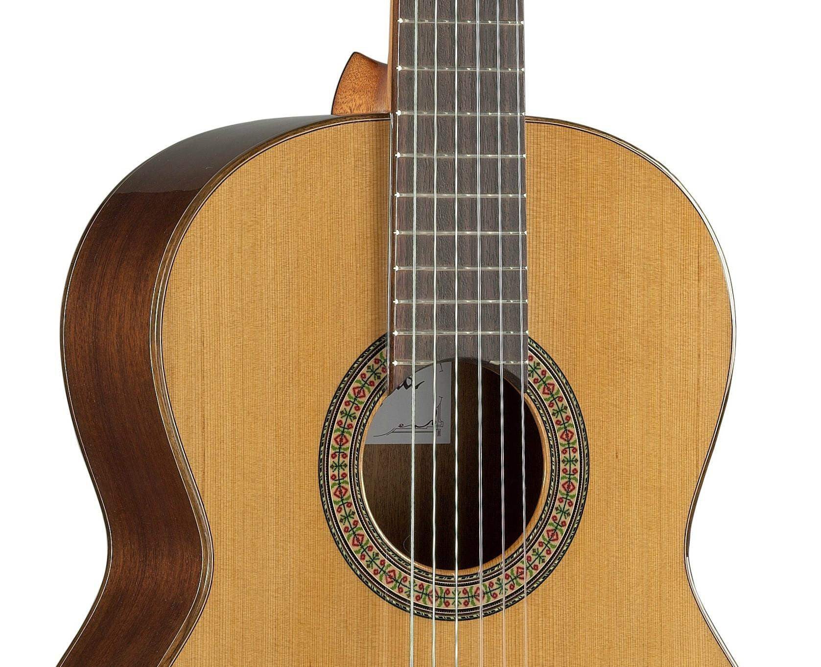 ALHAMBRA 3C 7/8 SEÑORITA CON FUNDA GUITARRA ESPAÑOLA CEDRO BRILLO - Image 3