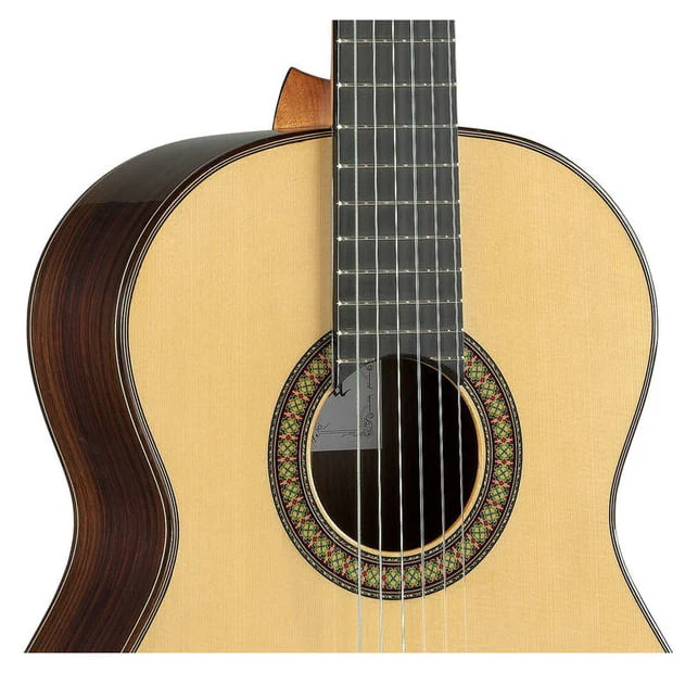ALHAMBRA 7PA CON FUNDA 25MM GUITARRA ESPAÑOLA ABETO BRILLO - Image 3