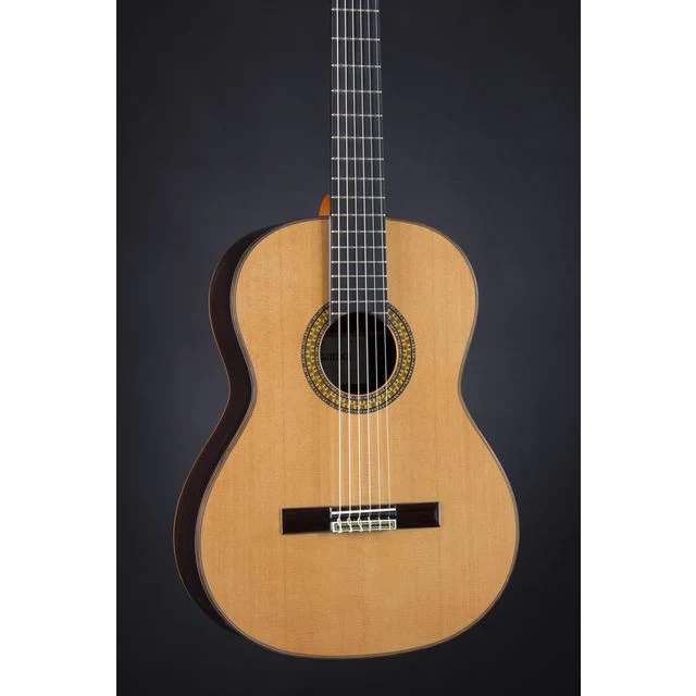 ALHAMBRA 9P CON ESTUCHE GUITARRA ESPAÑOLA CEDRO BRILLO - Image 7