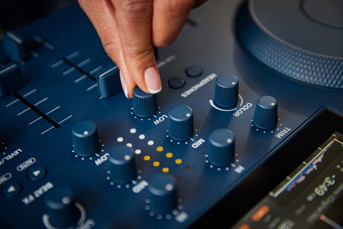 ALPHATHETA OMNIS DUO SISTEMA DJ PORTATIL - Image 11