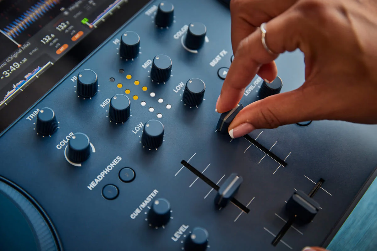 ALPHATHETA OMNIS DUO SISTEMA DJ PORTATIL - Image 9