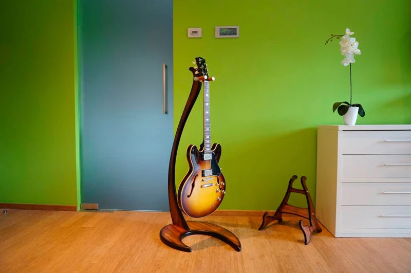 BULLDOG DRAGON ONE SOPORTE GUITARRA DE MADERA BLACK CARRIER TINEO SUNBURST - Image 4