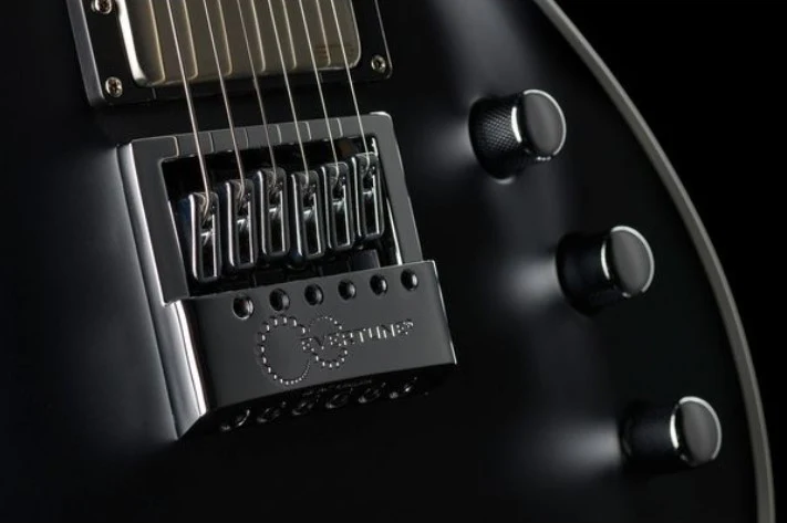 ESP LTD EC1000 EVERTUNE BB BLKS GUITARRA ELECTRICA BLACK SATIN - Image 11