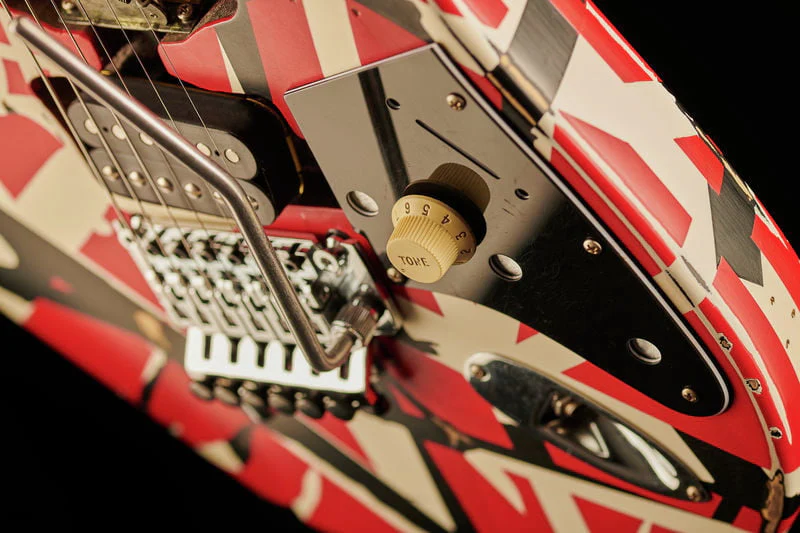 EVH FRANKESTEIN FRANKIE STRIPED SERIES MN GUITARRA ELECTRICA RED WITH BLACK STRIPES - Image 24