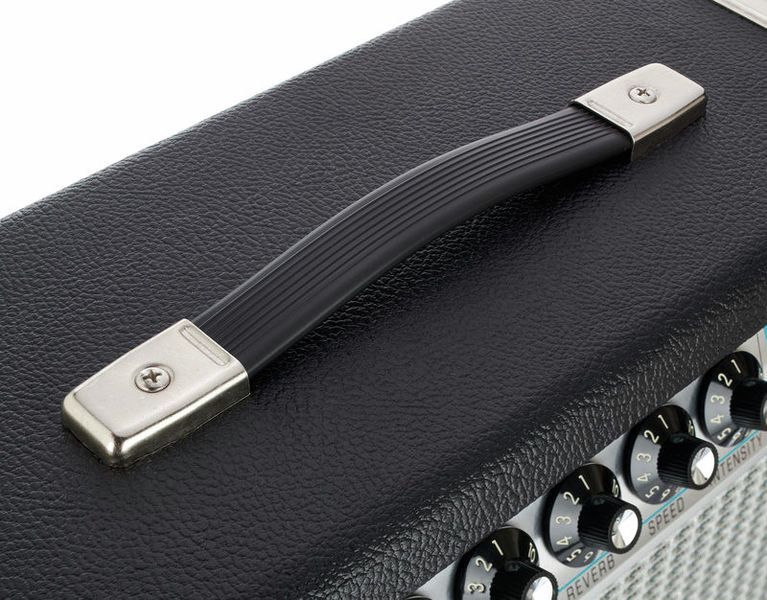 FENDER 68 CUSTOM VIBRO CHAMP AMPLIFICADOR GUITARRA - Image 8