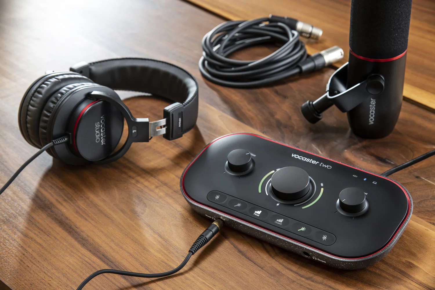 FOCUSRITE VOCASTER TWO STUDIO INTERFAZ DE AUDIO PARA PODCAST CON MICROFONO Y AURICULARES. - Image 12