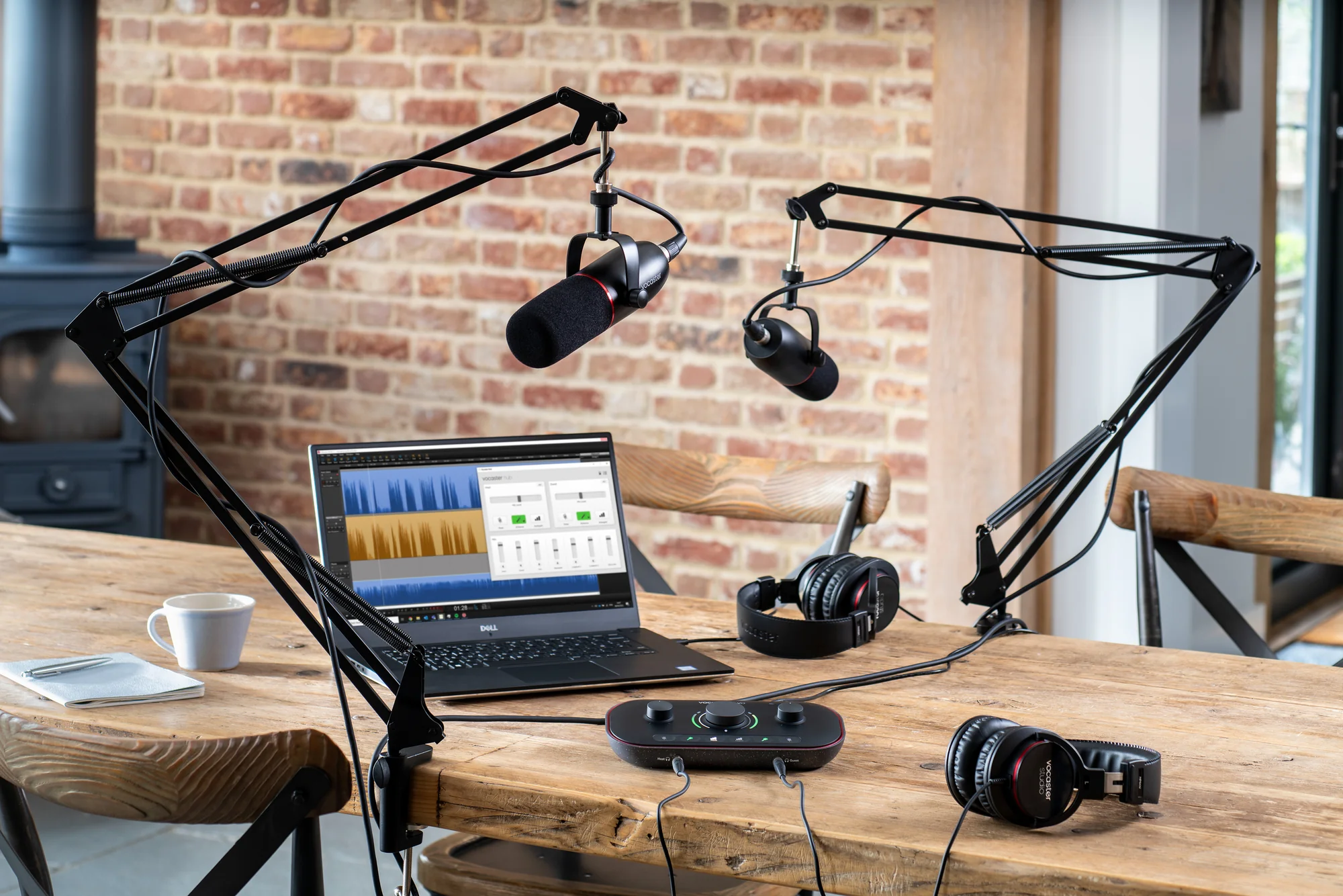 FOCUSRITE VOCASTER TWO STUDIO INTERFAZ DE AUDIO PARA PODCAST CON MICROFONO Y AURICULARES. - Image 13