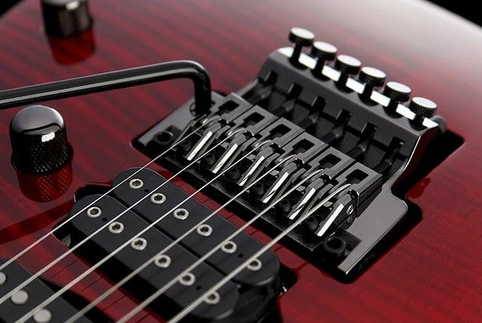 IBANEZ KIKO100 TRR KIKO LOUREIRO GUITARRA ELECTRICA ROJO TRANSPARENTE - Image 4