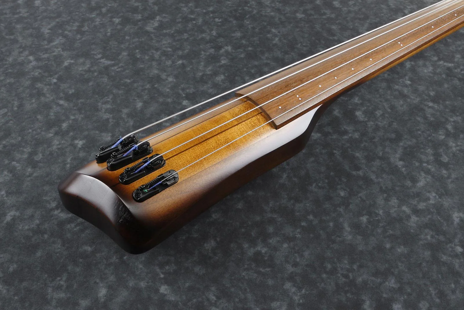 IBANEZ UB804 MOB BASS WORKSHOP FRETLESS CONTRABAJO ELECTRICO CON SOPORTE Y FUNDA - Image 12