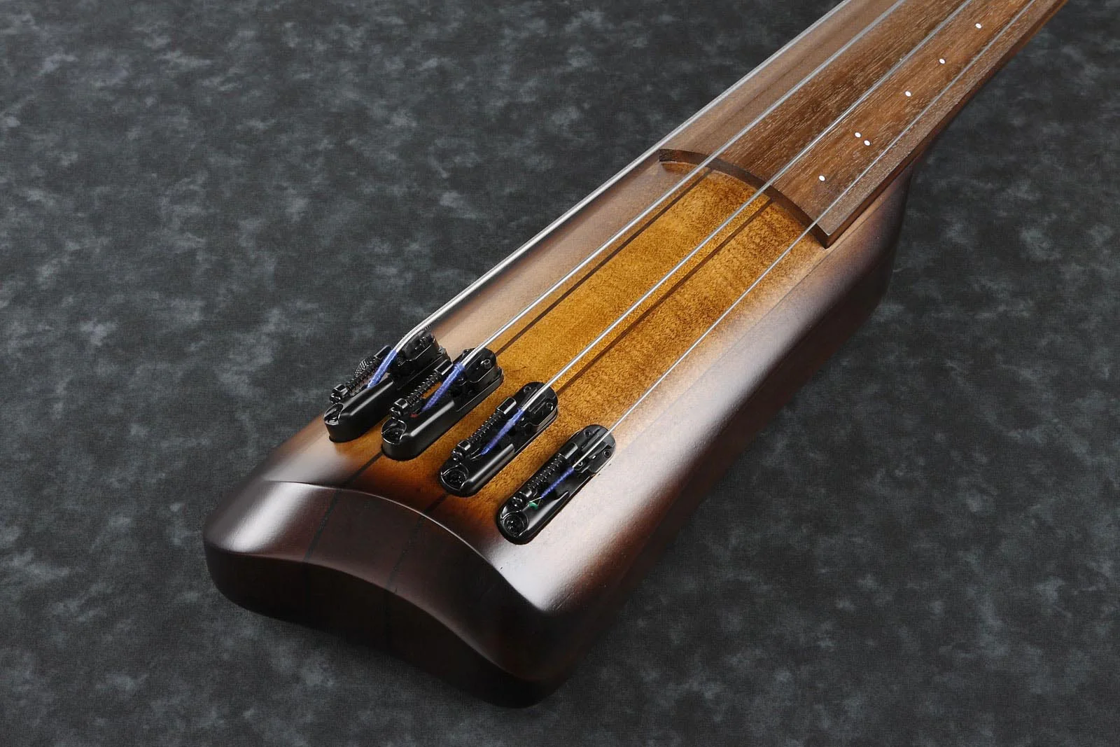 IBANEZ UB804 MOB BASS WORKSHOP FRETLESS CONTRABAJO ELECTRICO CON SOPORTE Y FUNDA - Image 14