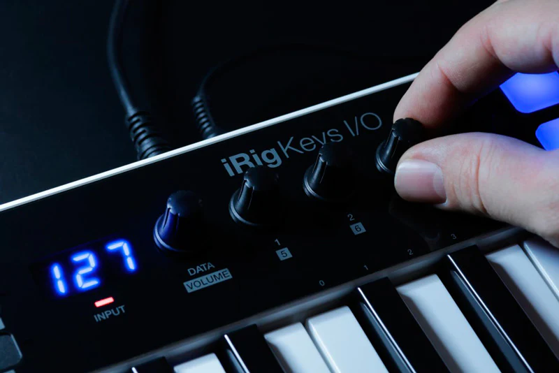 IK MULTIMEDIA IRIG KEYS IO25 TECLADO CONTROLADOR 25 TECLAS CON INTERFAZ DE AUDIO - Image 13