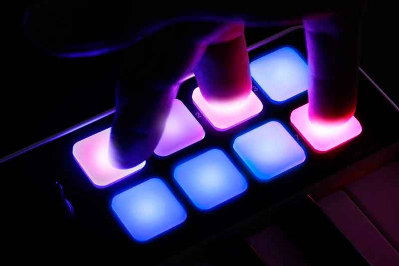 IK MULTIMEDIA IRIG KEYS IO25 TECLADO CONTROLADOR 25 TECLAS CON INTERFAZ DE AUDIO - Image 15