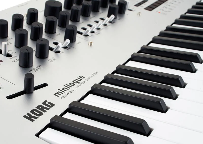 KORG MINILOGUE SINTETIZADOR ANALOGICO POLIFONICO - Image 8