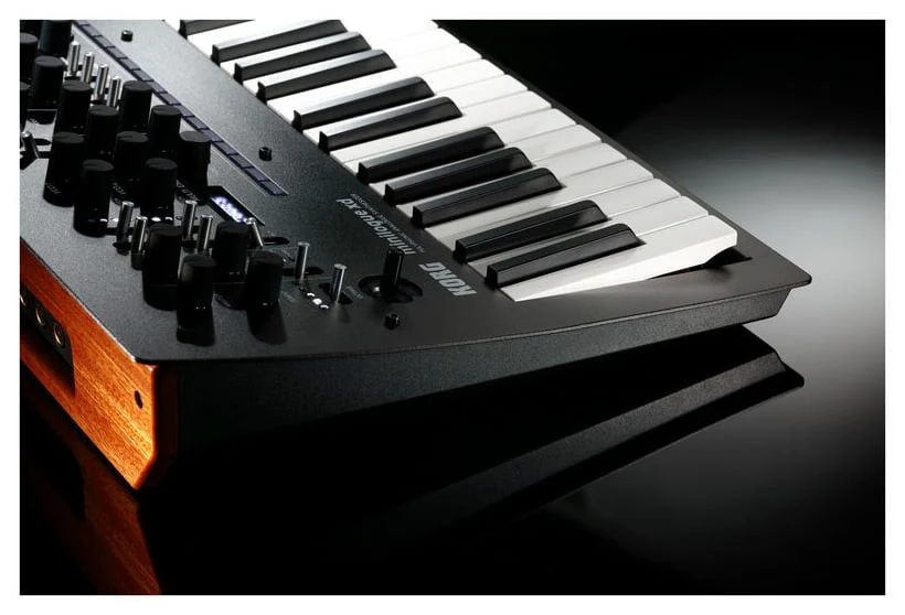 KORG MINILOGUE XD TECLADO SINTETIZADOR ANALOGICO POLIFONICO - Image 17