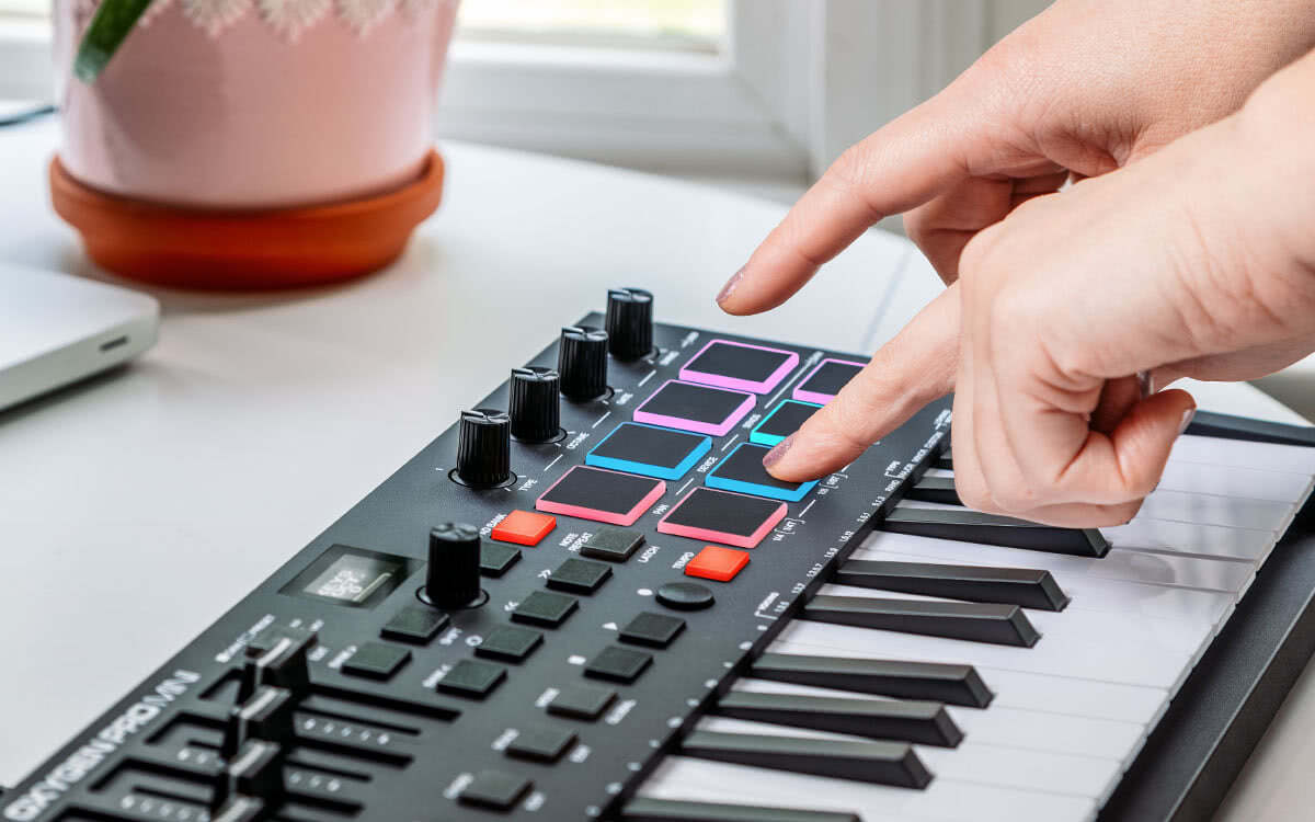M AUDIO OXYGEN PRO MINI TECLADO CONTROLADOR 32 MINITECLAS - Image 18