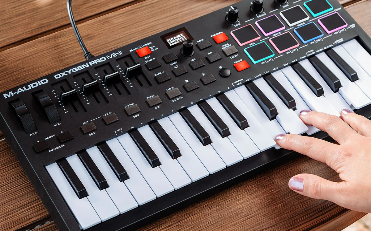 M AUDIO OXYGEN PRO MINI TECLADO CONTROLADOR 32 MINITECLAS - Image 20
