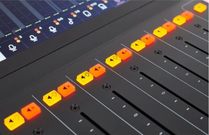 MACKIE DLZ CREATOR MESA DE MEZCLAS STREAMING - Image 19