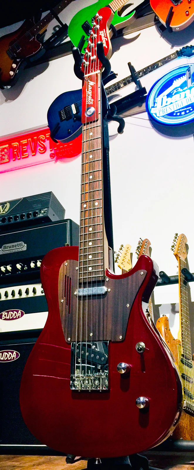 MAGNETO UT-2300RC/MKRD U-ONE UT-WAVE CLASSIC GUITARRA ELECTRICA METALLIC DARK RED