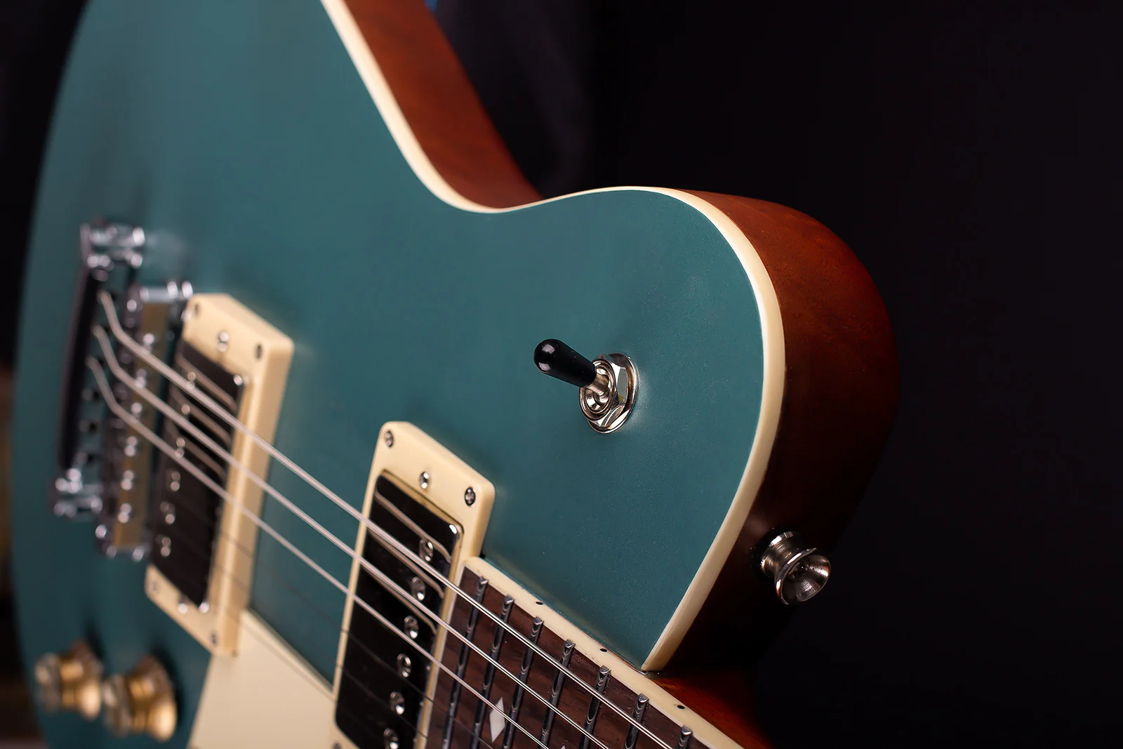 MAGNETO VV-4400RC MGS U-ONE VELVET DELUXE GUITARRA ELECTRICA METALLIC GREEN SILK - Image 3