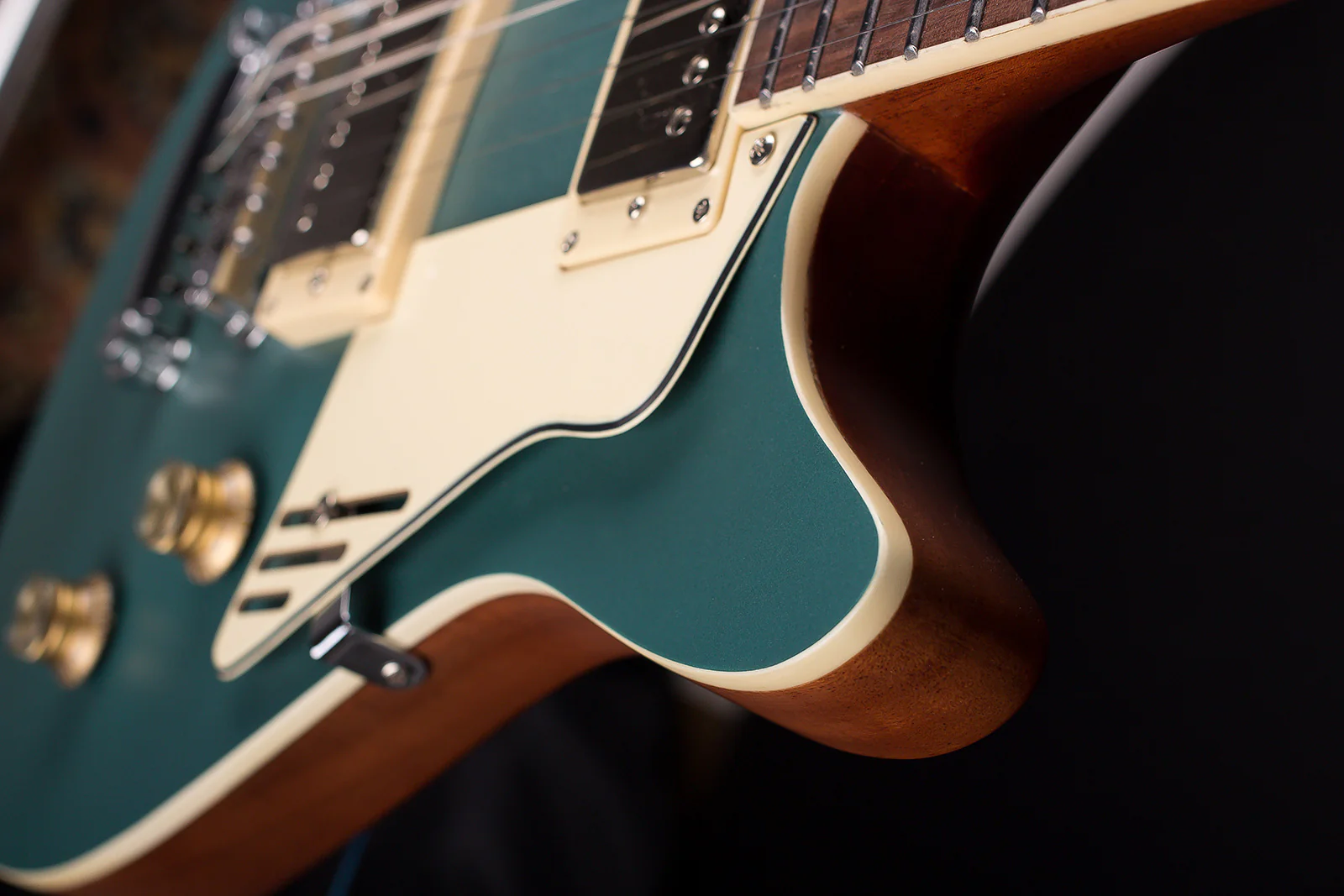 MAGNETO VV-4400RC MGS U-ONE VELVET DELUXE GUITARRA ELECTRICA METALLIC GREEN SILK - Image 4