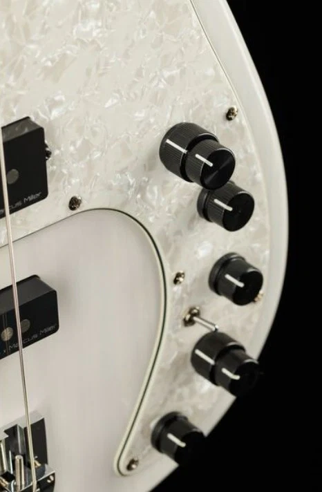 MARCUS MILLER P8-4 WBL BAJO ELECTRICO WHITE BLONDE - Image 11
