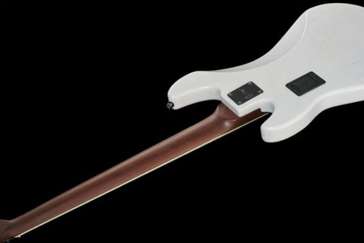 MARCUS MILLER P8-5 WBL BAJO ELECTRICO 5 CUERDAS WHITE BLONDE - Image 13