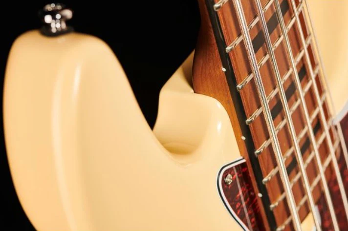 MARCUS MILLER V5 ALDER 5 VWH BAJO ELECTRICO 5 CUERDAS VINTAGE WHITE - Image 12