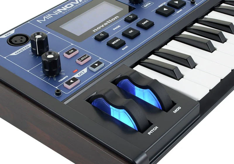 NOVATION MININOVA SINTETIZADOR PORTATIL - Image 5