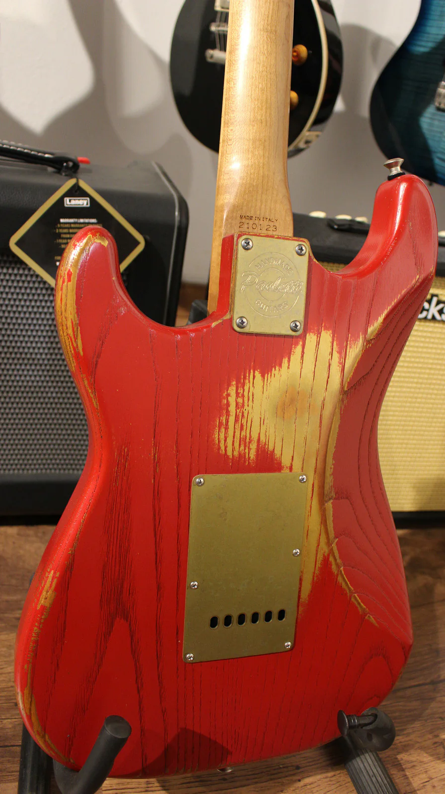 PAOLETTI GUITARS STRATOSPHERIC LOFT SSS RMN GUITARRA ELECTRICA GOLD RUBY - Image 4