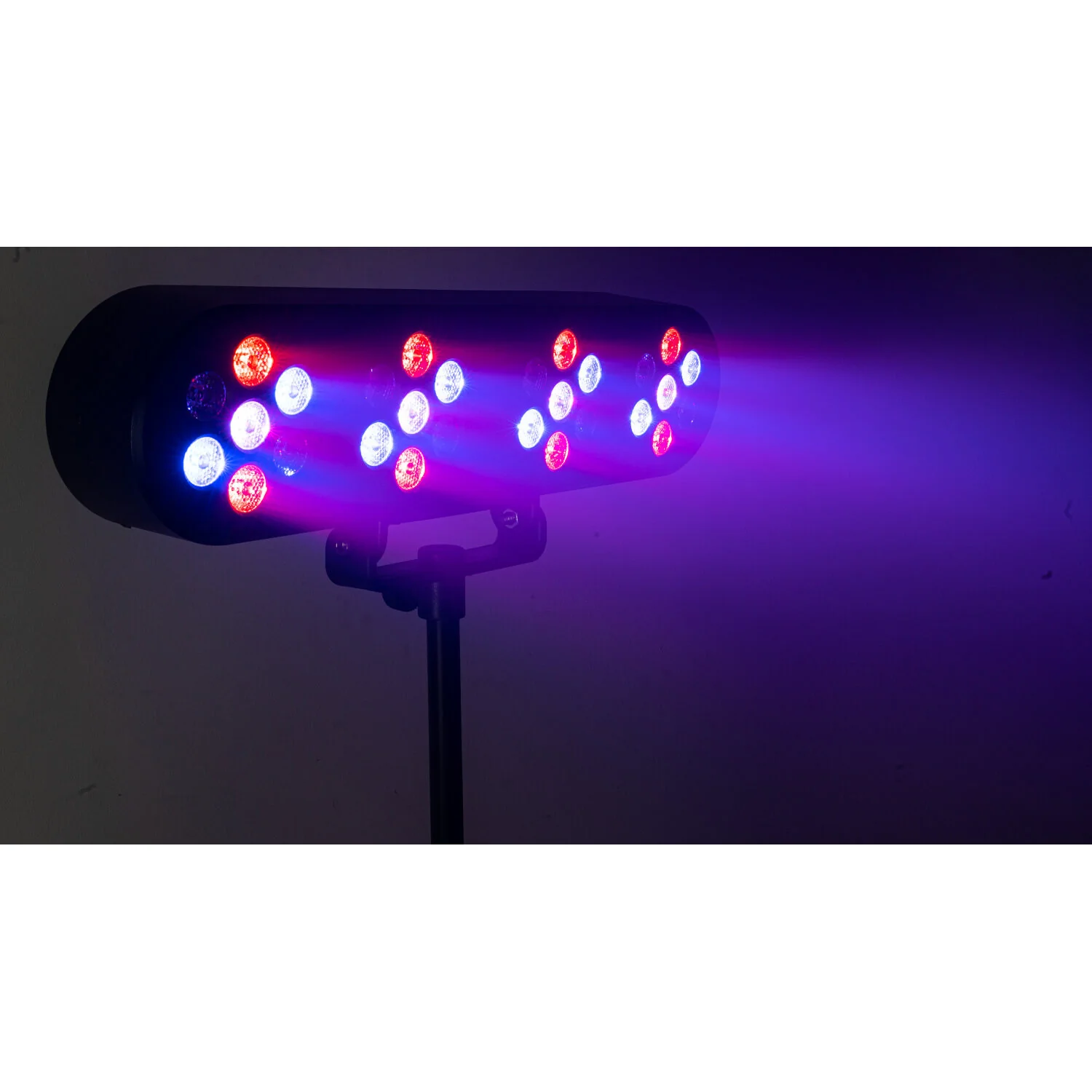 PARTY FUNLED SET 4 FOCOS PAR DE LED CON SOPORTE Y MANDO A DISTANCIA - Image 7