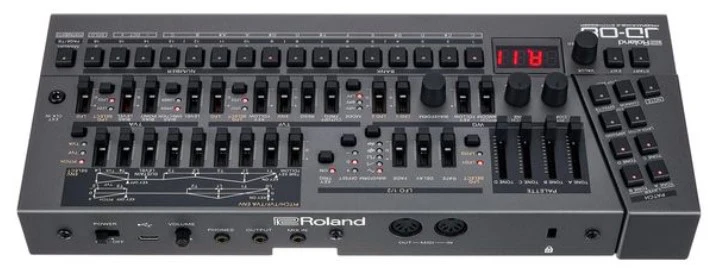 ROLAND JD08 BOUTIQUE MODULO DE SONIDO SINTETIZADOR JD800 - Image 5