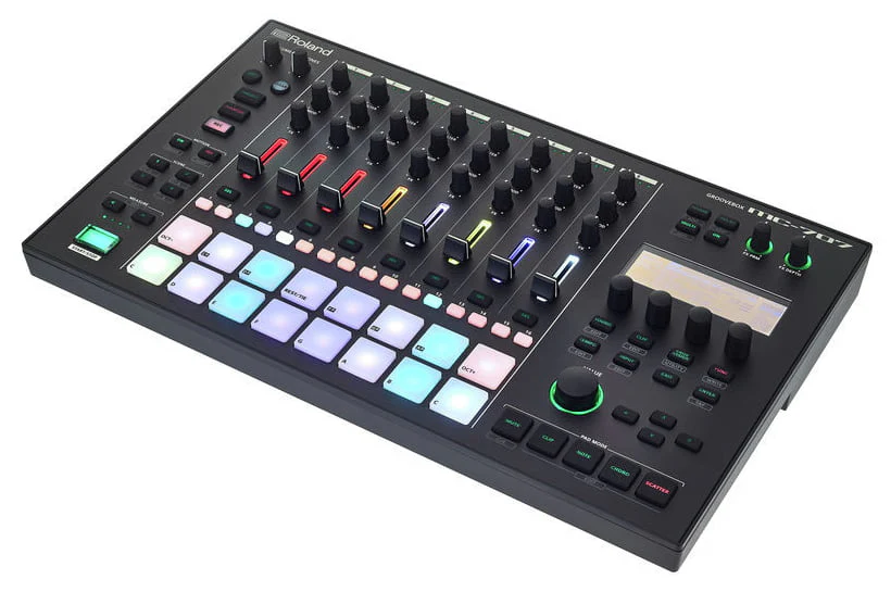 ROLAND MC707 AIRA GROOVEBOX - Image 4
