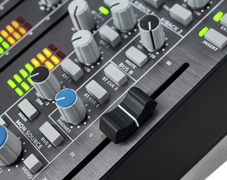 SOLID STATE LOGIC SIX MESA DE MEZCLAS 6 CANALES - Image 8