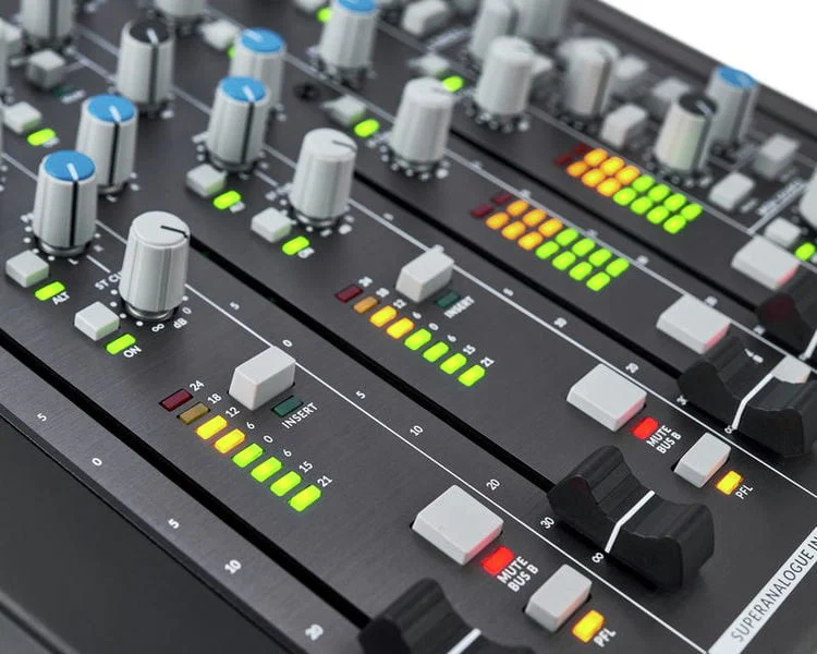 SOLID STATE LOGIC SIX MESA DE MEZCLAS 6 CANALES - Image 9