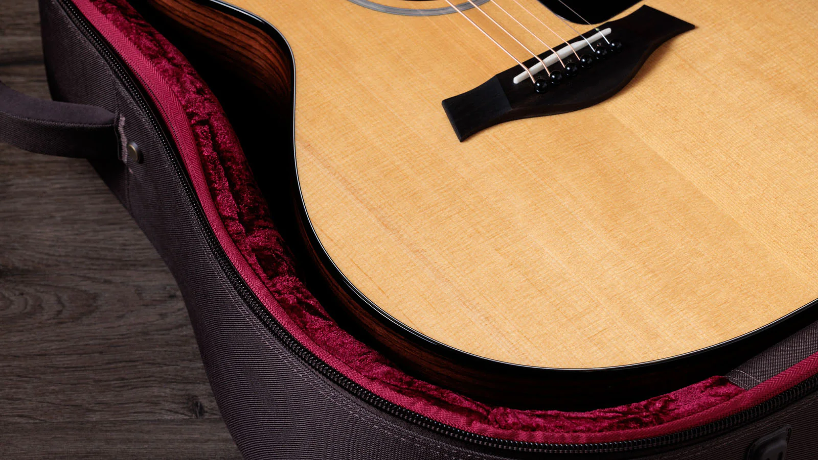 TAYLOR 212CE PLUS GUITARRA ELECTROACUSTICA GRAN CONCIERTO - Image 10