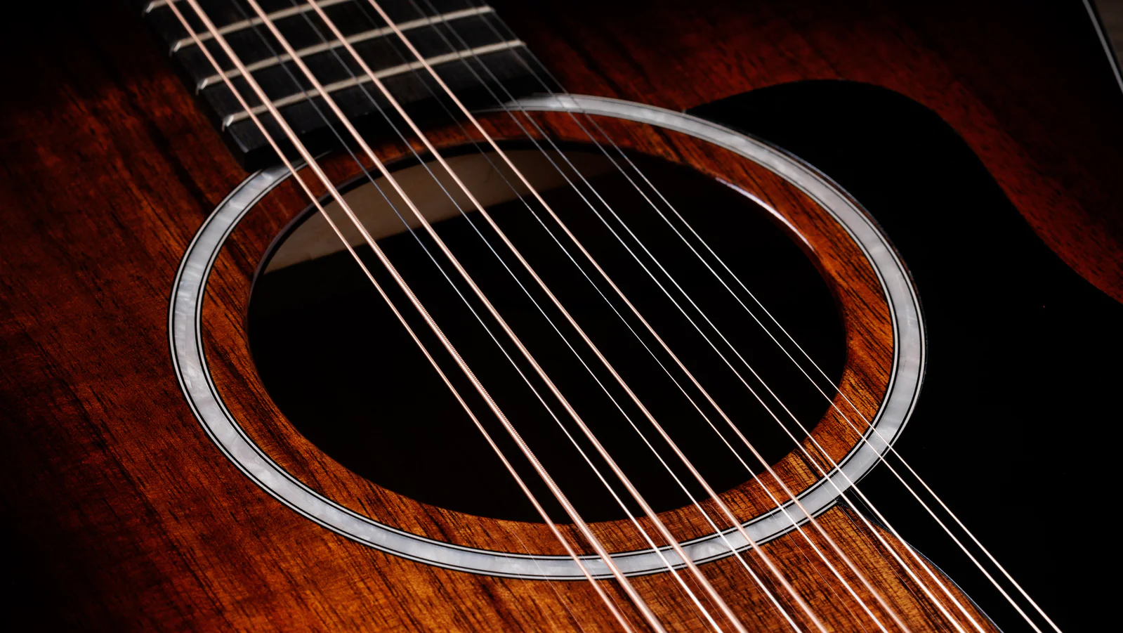 TAYLOR 264CE K DLX GUITARRA ELECTROACUSTICA 12 CUERDAS SHADED EDGE BURST - Image 4