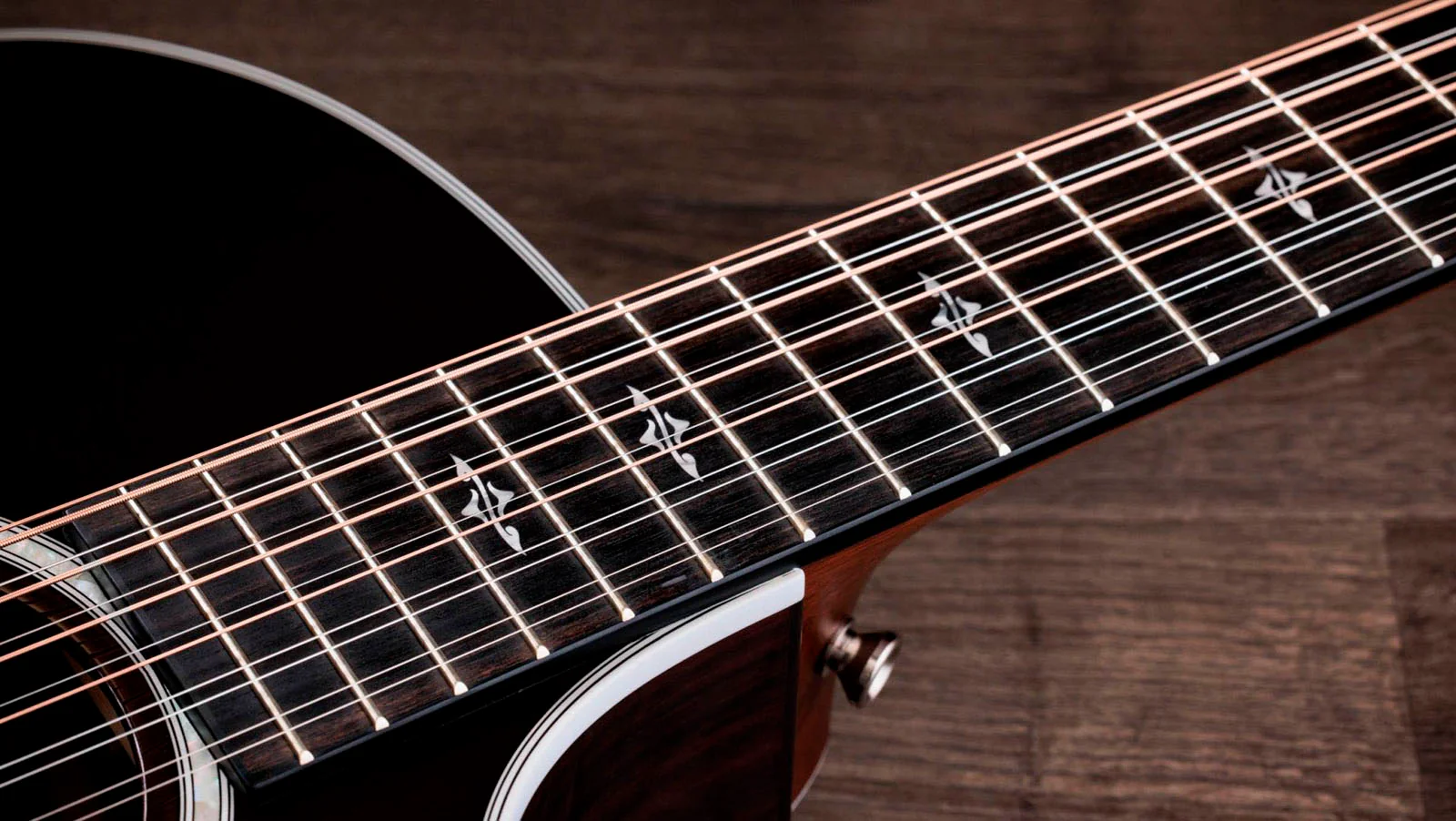 TAYLOR 454CE-12 TB GUITARRA ELECTROACUSTICA GRAN AUDITORIO 12 CUERDAS TOBACCO SUNBURST. - Image 5