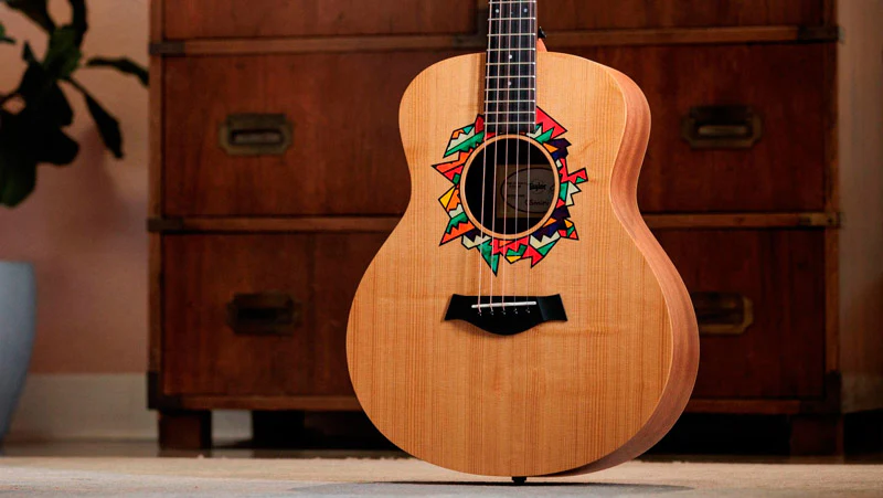 TAYLOR GS MINI 5 STRING JACOB COLLIER SIGNATURE GUITARRA ACUSTICA 5 CUERDAS - Image 7