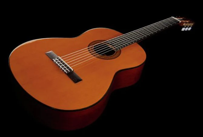 YAMAHA CG102 GUITARRA ESPAÑOLA - Image 11