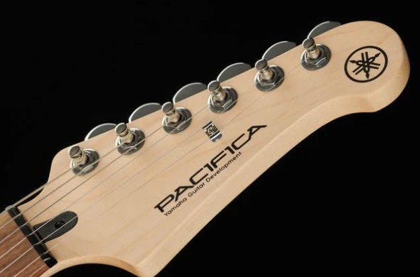 YAMAHA PACIFICA 112J MKII RM GUITARRA ELECTRICA RED METALLIC - Image 15