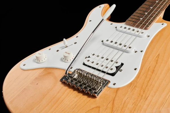 YAMAHA PACIFICA 112JL MKII YNS GUITARRA ELECTRICA PARA ZURDOS YELLOW NATURAL SATIN - Image 9