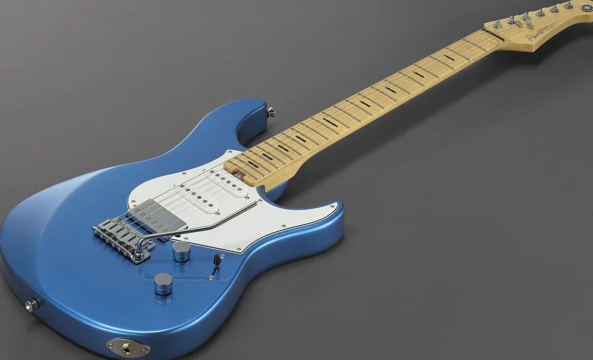 YAMAHA PACP12M SPB PACIFICA PROFESSIONAL MN GUITARRA ELECTRICA SPARKLE BLUE - Image 4