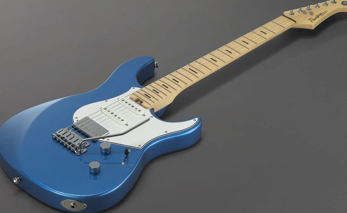 YAMAHA PACSP12M SPB PACIFICA STANDARD PLUS MN GUITARRA ELECTRICA SPARKLE BLUE - Image 4